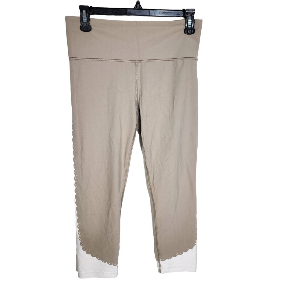 Athleta Women Capri Leggings Size Medium Elation Scallop Beige White Yoga 446676